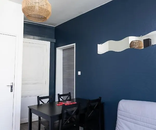 Au Nid Douillet - Comme A La Maison *